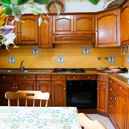 Casa Giusi ليباري